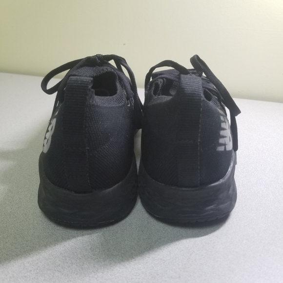 LIKE NEW New Balance tennis shoes